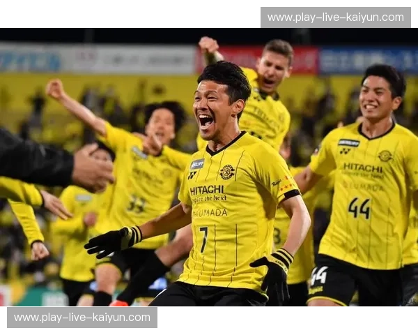 绿茵场上的王者之战：浦和红钻与天鹅的宿命对决